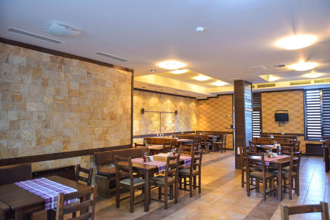 Royal Bansko - Accommodation, BB, Half Board Plus&All Inclusive Exteriör bild